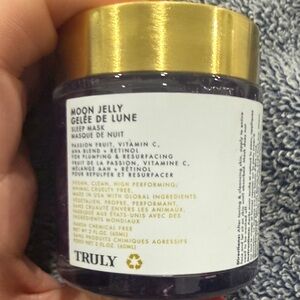 TRULY Moon Jelly Sleep Mask with Gold Lid